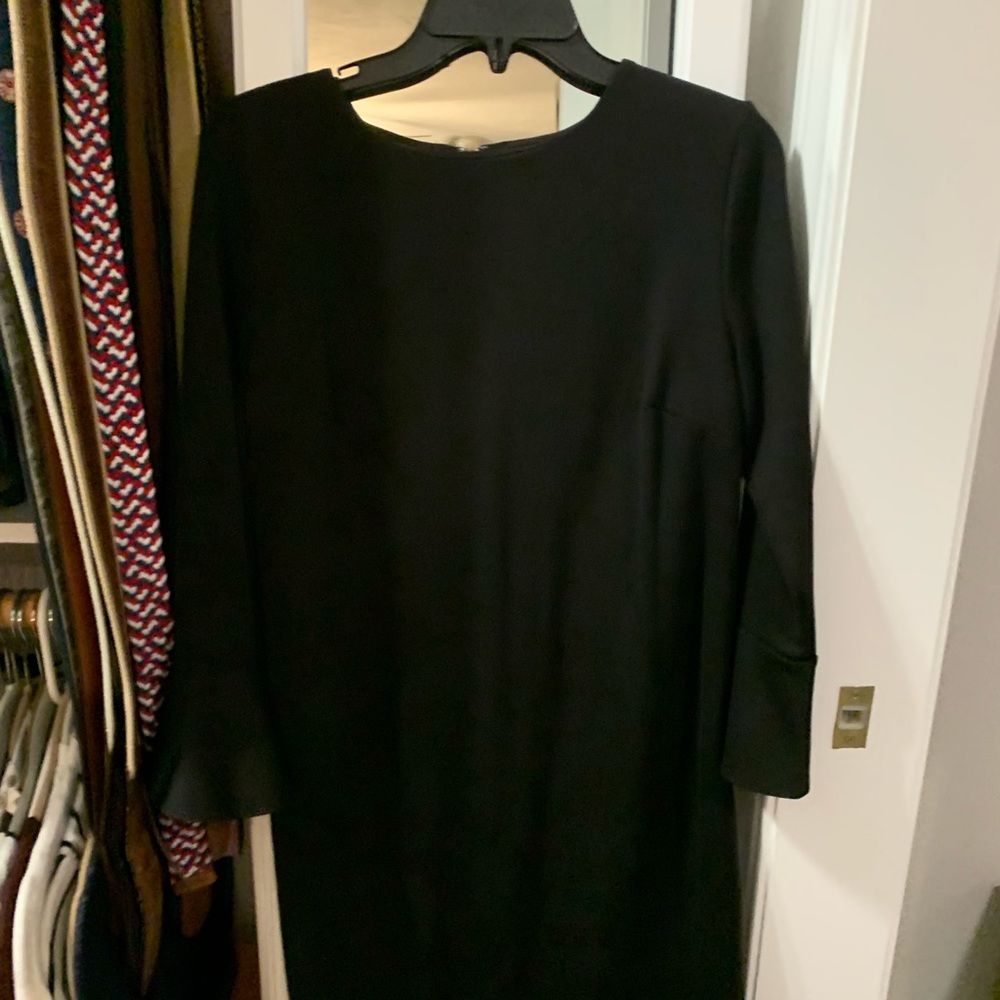 Size M, bell sleeve dress